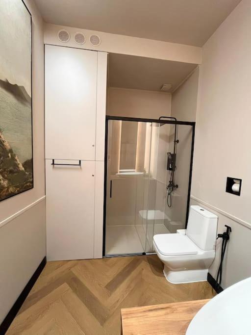 Littlehouse- Entire Property For Maximum 4 People Bukareszt Zewnętrze zdjęcie